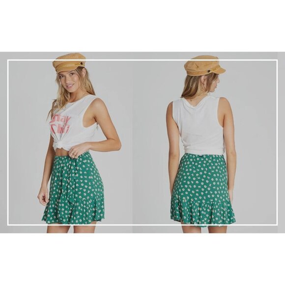 Billabong Mini Skirt Womens L Green Micro Floral Faux Wrap Ruffle Trim Boho Chic - Picture 3 of 9